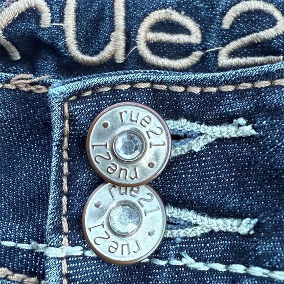 Rue 21 Women's Cropped Blue Denim Jeans Size 13/14 Stretchy - Picture 6 of 10